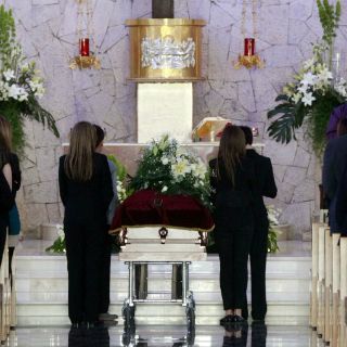 Cardenal Robles envía condolencias a familia de Gallegos