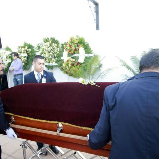 Gallegos dejó de laborar para empresa hotelera en 2006