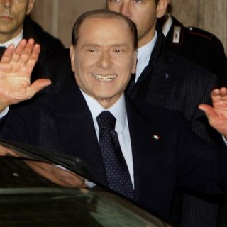 Piden abrir nuevo juicio por corrupción contra Berlusconi