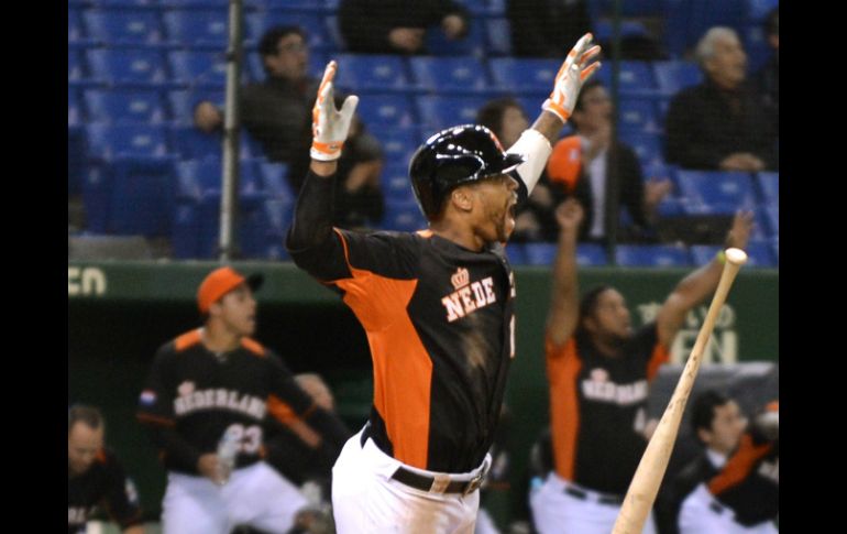 Kalian Sams festeja el haber otorgado el triunfo a su país. AFP /