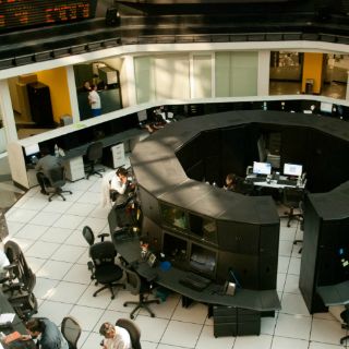 La BMV cierra con pérdida de 0.70%