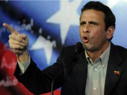 Capriles formalizó su candidatura alrededor de dos horas y media más tarde del cierre oficial por una ''prórroga de cortesía''. ARCHIVO /