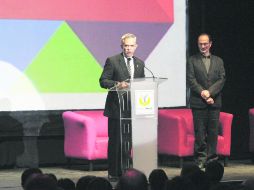 Encuentro. El jefe de Gobierno del DF,  Miguel Ángel Mancera (centro),  inauguró  el Congreso Arquine. NTX /
