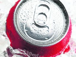 De acuerdo con especialistas, el consumo de refresco es una de las causas más identificadas de la obesidad. ESPECIAL /