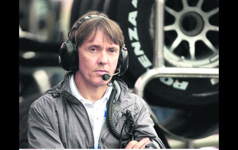 Adrián Fernández, mánager de Checo, reconoce que en estos momentos sólo piensa en la carrera del tapatío. MEXSPORT /