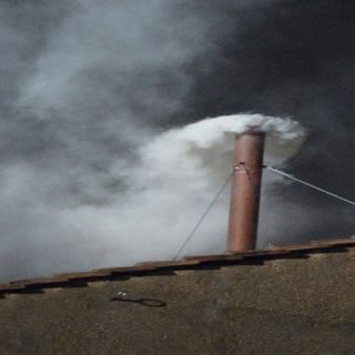 Hay humo blanco, la Iglesia Católica tiene nuevo Papa