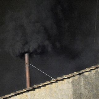 El humo es negro, aún no hay Papa