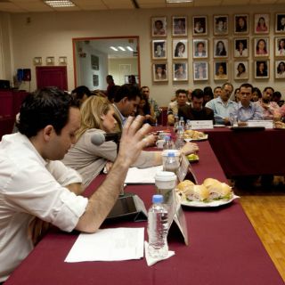 Hay nueve mil funcionarios opacos