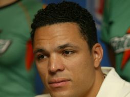 El líder de recepciones asegura que durante la temporada pasada, estaba seguro que se retiraría en 2012. ARCHIVO /