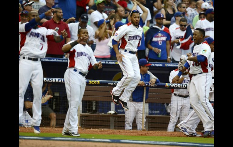 El partido fue presenciado por 14 mil 482 espectadores en Marlins Park que hizo su debut como sede. EFE /