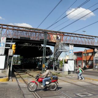 Guadalajara autorizará anuncios en puentes peatonales