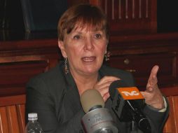 Esther Orozco no presentó un documento oficial que la acredite como licenciada en Microbiología. ARCHIVO /