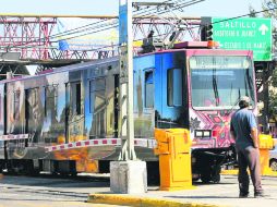 Federalismo y Patria. Uno de los puntos en donde el Ayuntamiento tapatío otorgará una licencia para colocar publicidad en el puente. EL INFORMADOR /