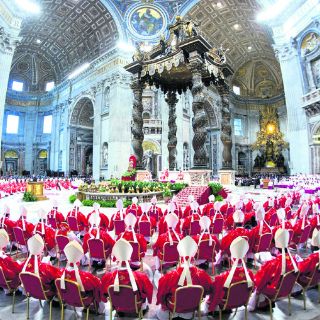 Ninguno alcanza los 77 votos; hoy prevén cuatro votaciones