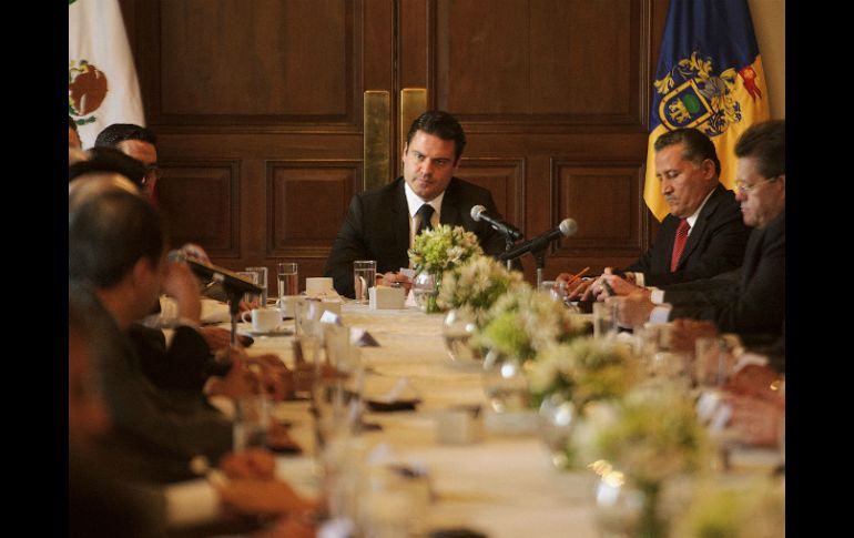 El mandatario estatal divulgó las medidas inmediatas de austeridad y ahorro público que se llevarán a cabo en el Estado. ARCHIVO /