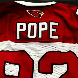 Los Cardenales de Arizona ya tienen el jersey del próximo Papa