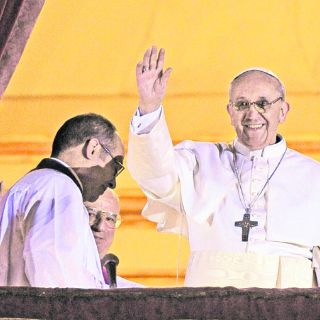 El Papa es jesuita y latinoamericano