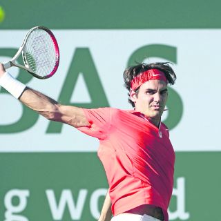 Federer sufre para vencer a Wawrinka