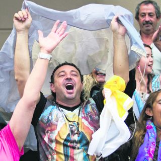 Los argentinos reciben con júbilo el nombramiento