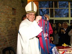 Cuando San Lorenzo cumplió cien años, Bergoglio (hoy Papa Francisco) fue el encargado de celebrar la misa. AFP /