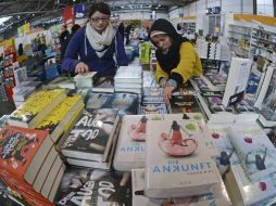 La Feria del Libro en Leipzig registra hoy gran afluencia de visitantes en su primer día de apertura al público. EFE /
