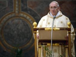El Papa Francisco ofrece la homilía de su primera misa como sumo pontífice en la Capilla Sixtina. EFE /