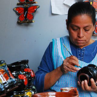 Florece literatura indígena, pero falta difusión: Carballo