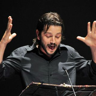Cada vez hay más jóvenes que sueñan y hacen: Diego Luna