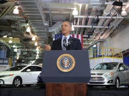 El mandatario Barack Obama anuncia que se promoverán las investigaciones científicas y diseño de vehículos ecológicos. AFP /