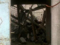 Aparentemente, el suceso se generó por una falla durante el proceso de colado del techo. TOMADA DE @JavierLopezDiaz  /