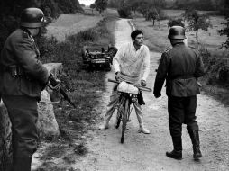 En 1996 muere el director de cine francés René Clément. Foto: escena de ''¿Arde París?'' ARCHIVO /