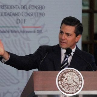 Peña Nieto encabeza conmemoración de expropiación petrolera