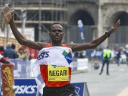 Negari fue el primero de más de 14 mil participantes en llegar. EFE /