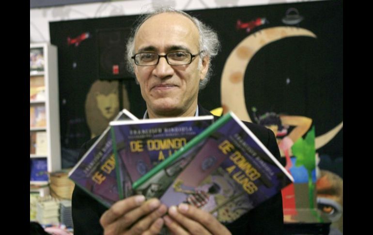 El escritor mexicano Francisco Hinojosa. ARCHIVO /