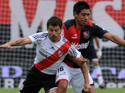 Acción del partido de River Plate y Newell's Old Boys. AP /