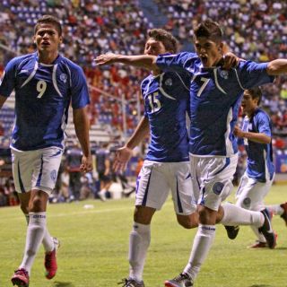 El Salvador se alista para jugar ante Ecuador