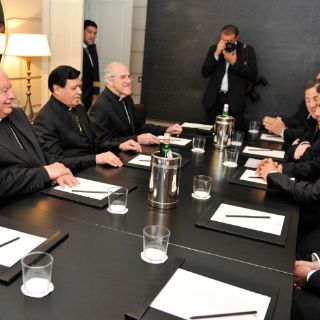Peña se reúne con cardenales mexicanos en Roma
