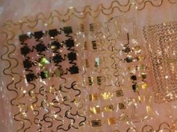 El objetivo de los “chips” es hacer seguimientos diarios de salud o controlar la cicatrización de heridas tras una cirugía. ESPECIAL /