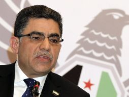 El primer primer ministro del Gobierno sirio elegido por la opositora Coalición Nacional Siria, Gasan Hito, da un discurso. EFE /