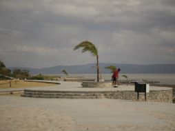 Señalan que deben parar actividad humana asentada en territorio del Lago. ARCHIVO /