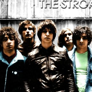 Lanza The Strokes ''All the time''