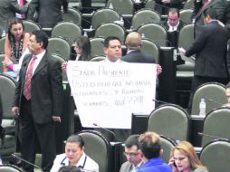 Aprovecha. El diputado Raúl Gómez también exigió investigar al líder petrolero, Carlos Romero Deschamps. NTX /