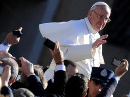 El Papa Francisco ofició en la plaza de San Pedro la misa de entronización que marcó el inicio de su pontificado. EFE /