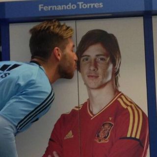 Sergio Ramos demuestra su cariño a Torres