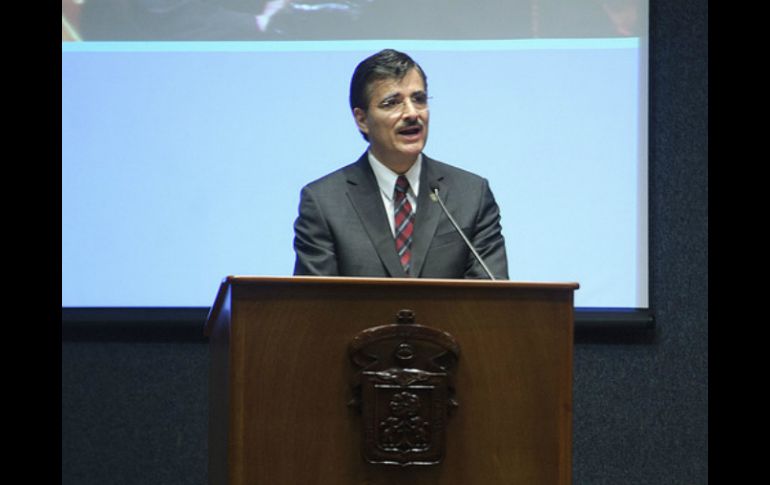 Tonatiuh afirma que la UdeG tiene la posesión jurídica del terreno. ARCHIVO /