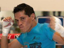 Édgar Sosa sigue con sus planes para ir por el título del mundo. MEXSPORT /