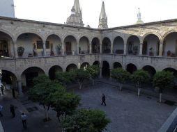Palacio de Gobierno. Algunas de las prestaciones para los funcionarios eran seguros, servicios de gastos médicos mayores y vehículos. ARCHIVO /