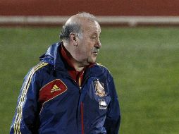 El seleccionador resta importancia a la polémica que ha creado el portugués, José Mourinho. EFE /