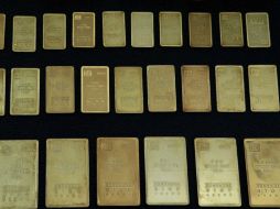 El oro se vende en el mercado global en mil 614.50 dólares la onza. ARCHIVO /