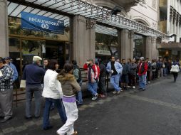 Los horarios de atención se ampliarán de las 08:30 hasta las 17:30 horas el lunes, martes y miércoles de la próxima semana. ARCHIVO /